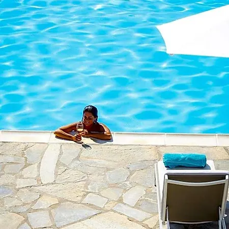 Akrotiri 3*