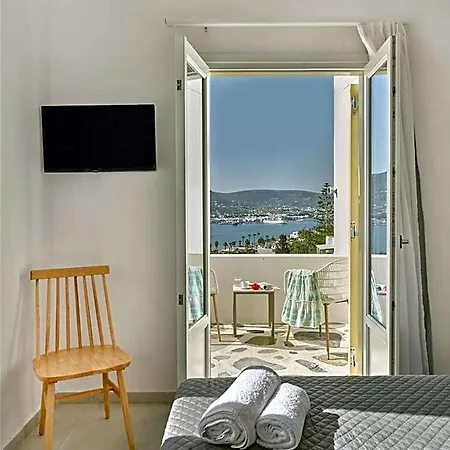Akrotiri ホテル 3*