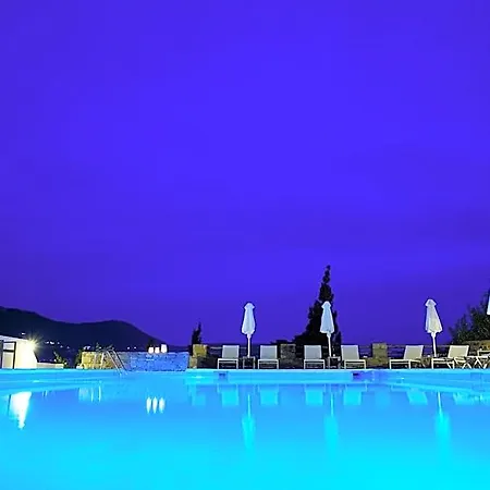Akrotiri 3*