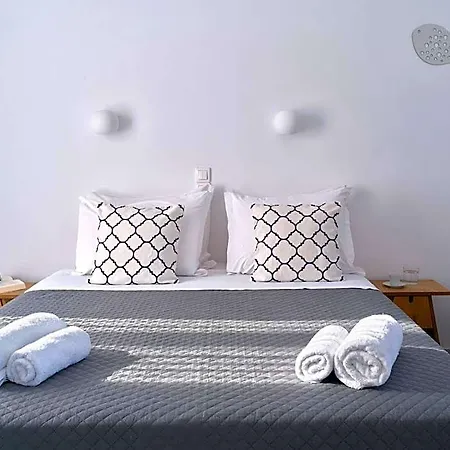 Akrotiri 3*