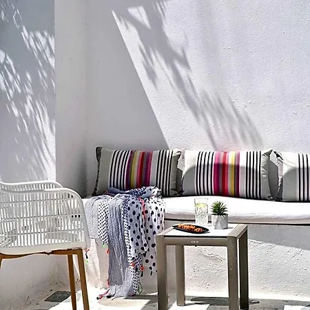 Akrotiri Hotell Krotiri